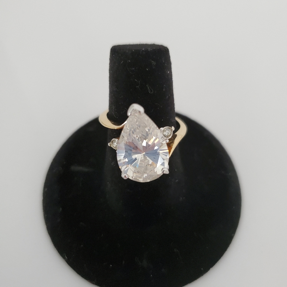 Pear Shaped Synthetic Diamond Engagement Ring sz 9